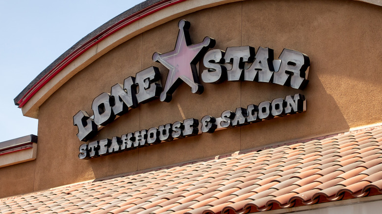 Lone Star Steakhouse exterior