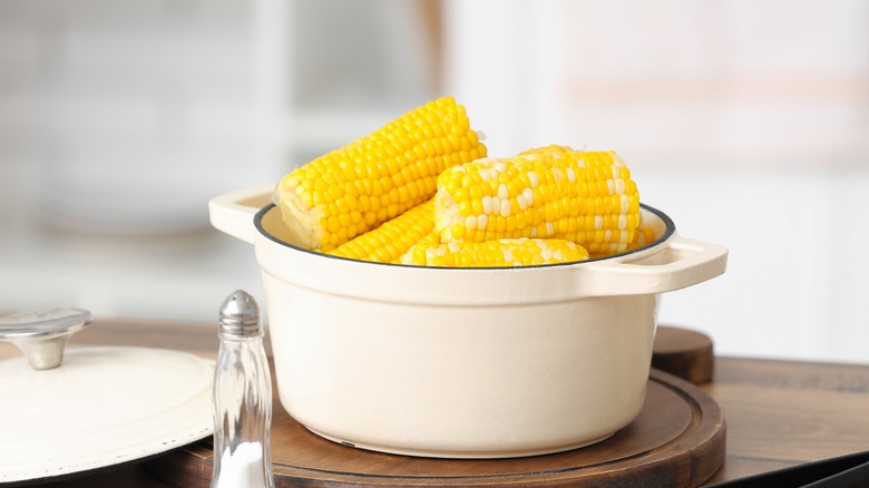 Pot of corn on the cob