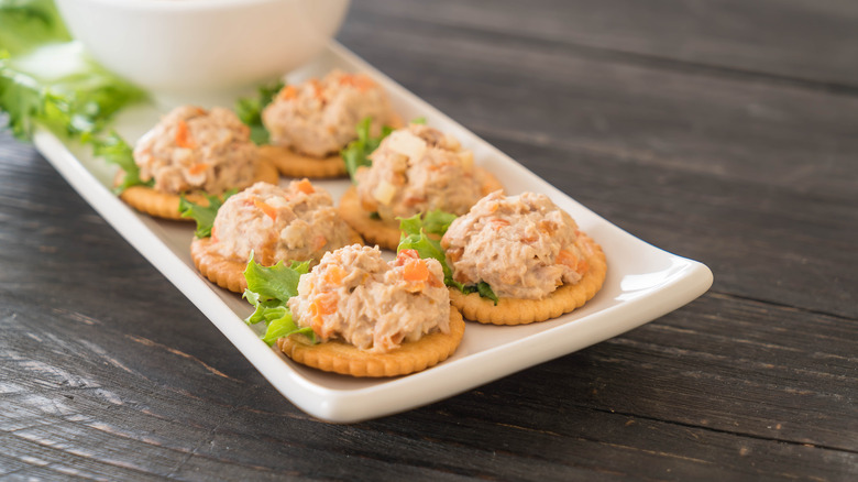 Tuna salad on crackers