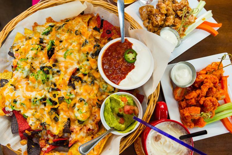 From Nachos to Buffalo Chicken: Popular Game Day Recipes in Every State