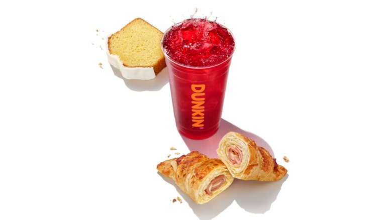 Dunkin' refresher and croissant