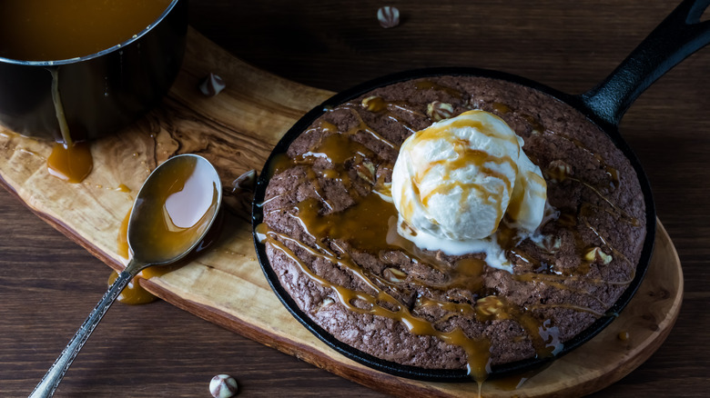 Skillet brownie with ice cream
