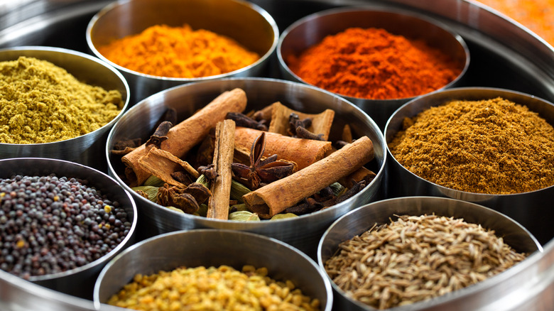 whole and ground spices