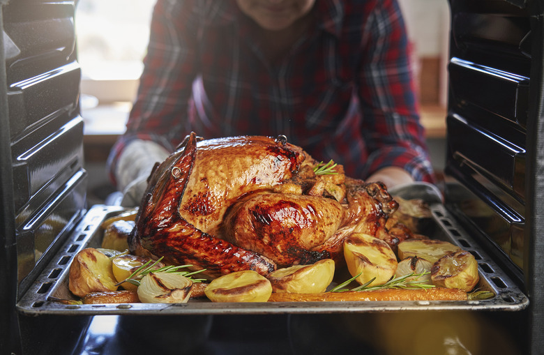 How to Cook Turkey and Carve It Correctly