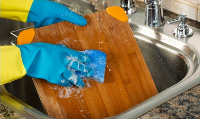 How to Deep-Clean Your Wooden Cutting Board the All-Natural Way