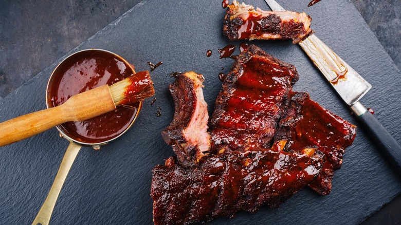 Rack of ribs with sauce