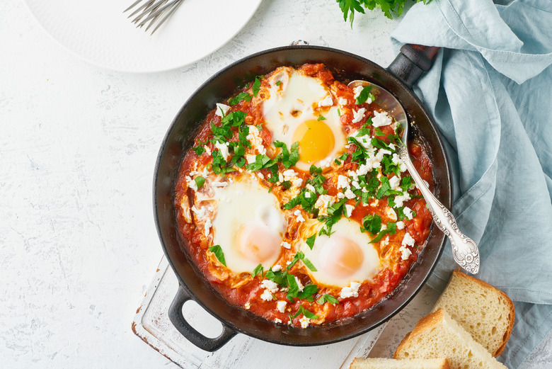 how to make the best shakshuka recipe - the daily meal