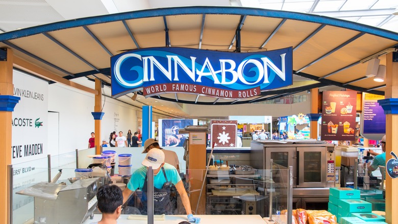 Cinnabon kiosk in a mall