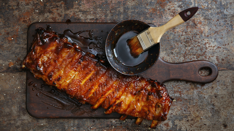 Barbecue sauce and ribs